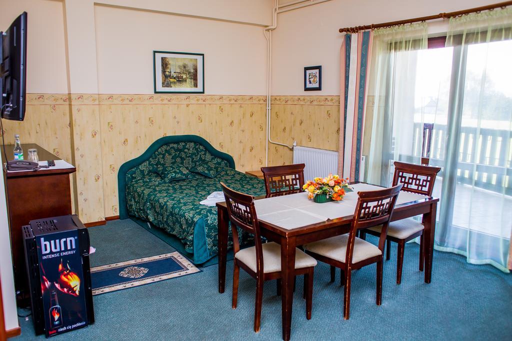 Zajazd Polonez Rzeszow Ruang foto